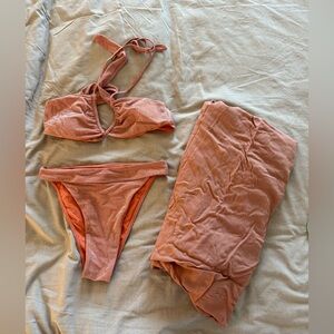 Monday Swimwear Set Size XS WITH Sarong